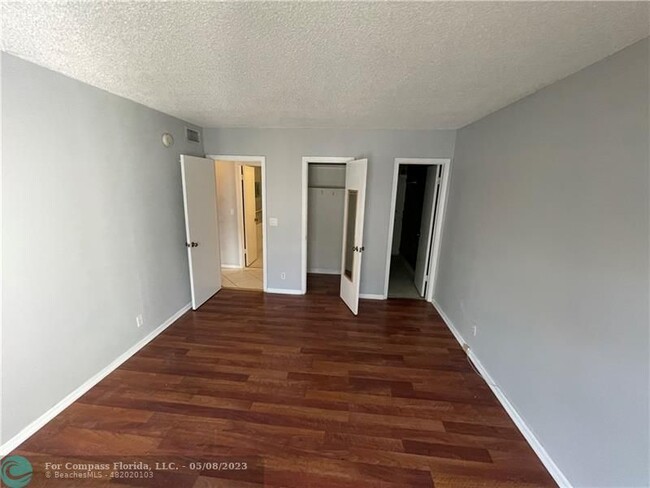 Building Photo - 2180 NE 67th St