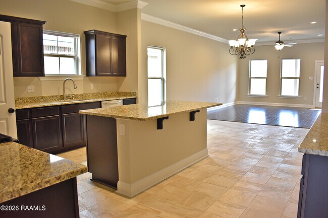 Building Photo - 421 Berg Ct