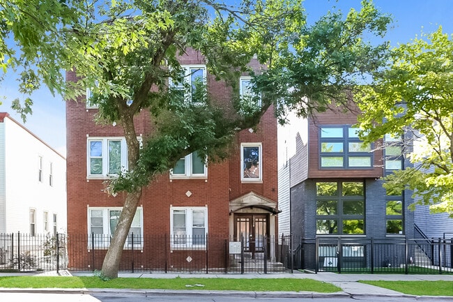 Primary Photo - 2208 N Talman Ave