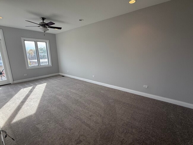 Building Photo - 7008 W Medill Ave