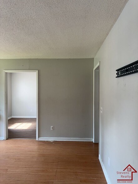 Building Photo - 3415 4th Ave