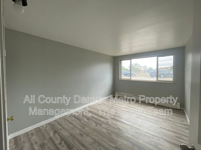 Building Photo - Clinton Manor
