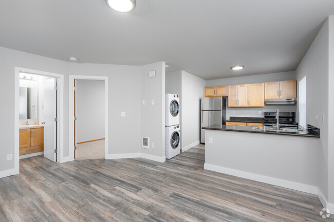 1BD, 1BA - 580SF - Legacy Ridge:  Beautifully renovated 1- an...