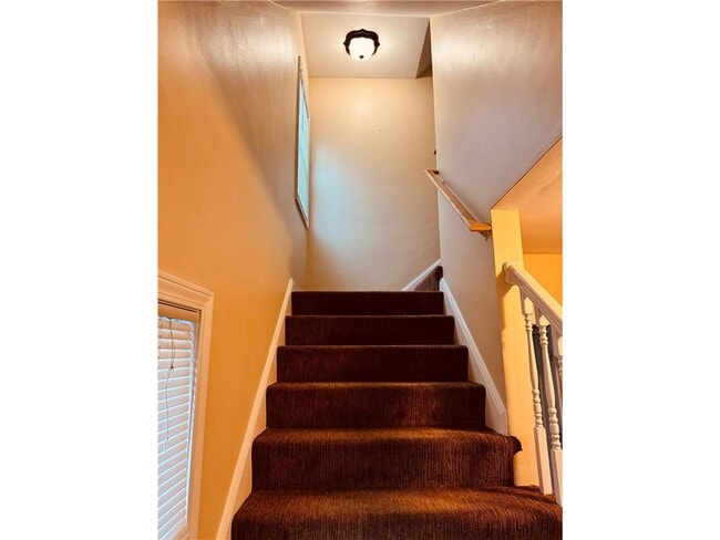 Building Photo - 115 E 58th St