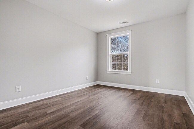 Building Photo - 201 Phillips Ridge Ln