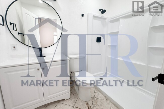 Building Photo - 5Bed/2Bath Home at Southern/Mill Ave! $399...