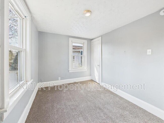 Building Photo - 2337 15th St SW