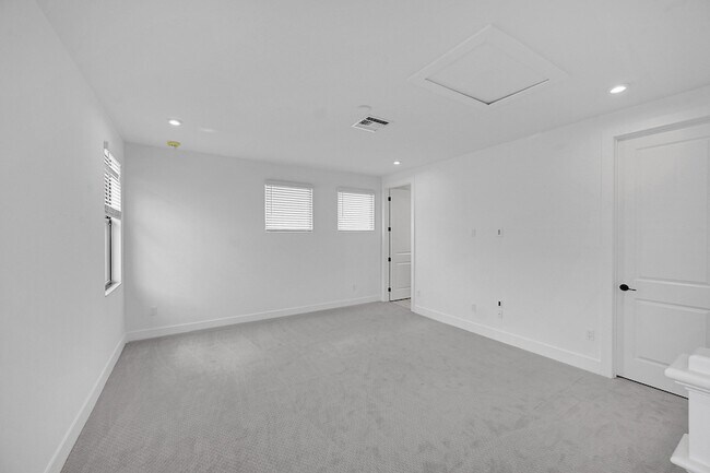 Building Photo - 9520 St Germain Dr
