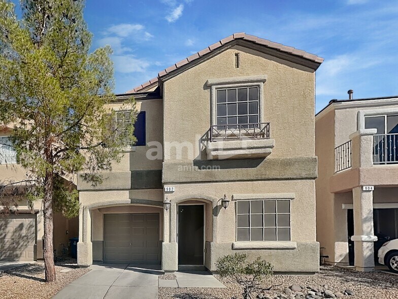 Primary Photo - 902 Blue Rosalie Pl