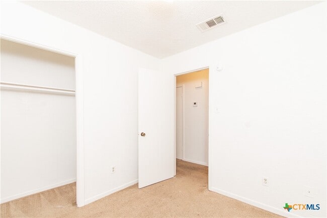 Building Photo - 2608 Tracey Cir