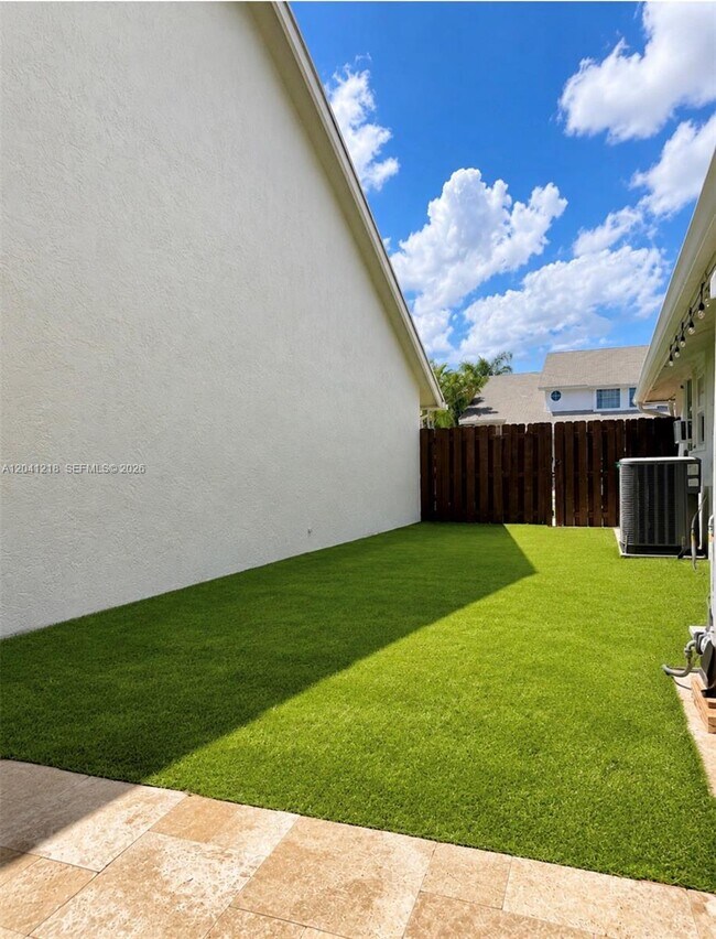 Building Photo - 12224 NW 30th Manor