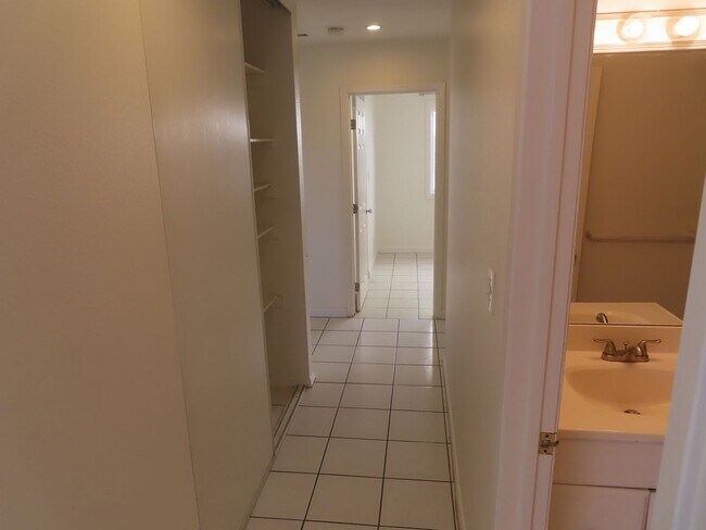 Building Photo - Four bedroom house in Mira Mesa