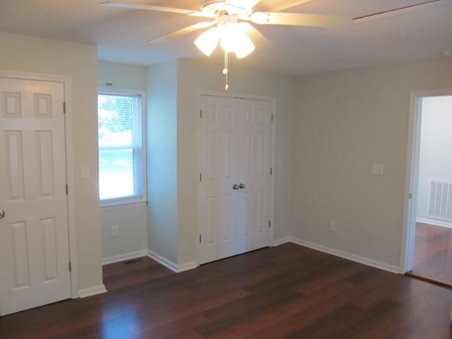 Building Photo - Pinnacle area