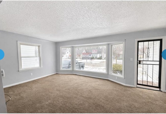 Building Photo - 18452 Shaftsbury Ave