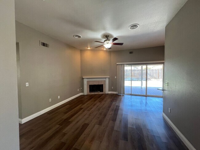 Building Photo - 4-bedroom single story home in Turlock!