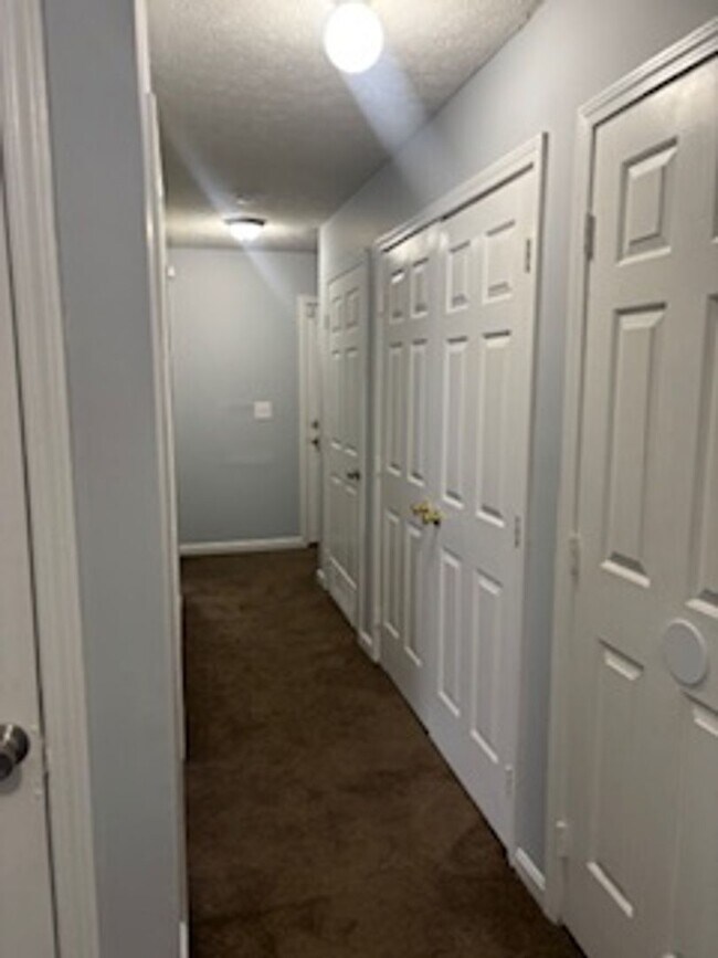 Building Photo - RH - 331