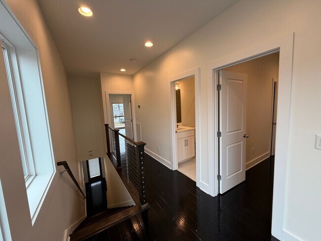 Building Photo - Beautiful Modern Home in Nashville Near the Fairgrounds