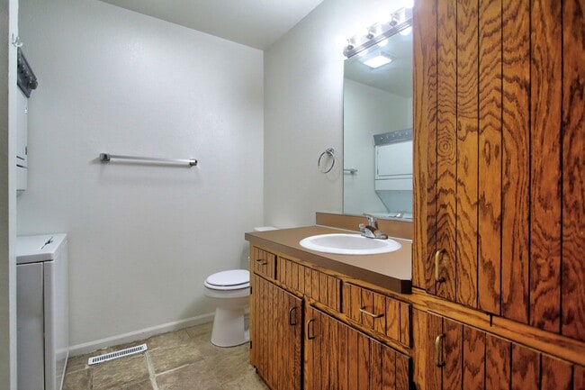 Building Photo - Holland Northside Two Bedroom