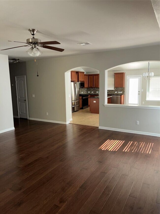 Building Photo - 634 River Bluff Cir