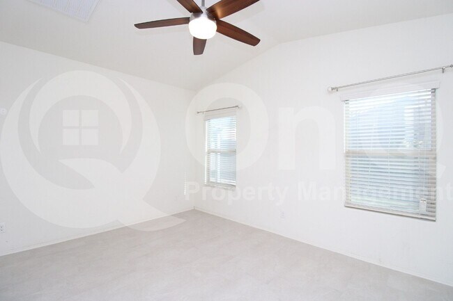 Building Photo - 2767 E Mews Rd