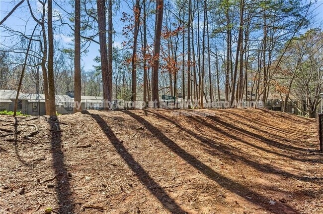 Building Photo - 2701 Cumberland Ct SE