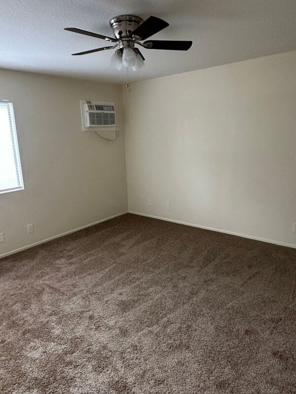 Building Photo - 2323 Del Mar Rd