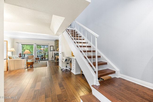 Building Photo - 5720 Skyview Way