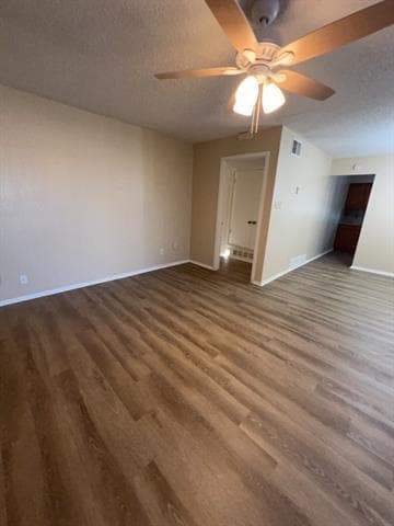 Building Photo - 806 Redbud Dr