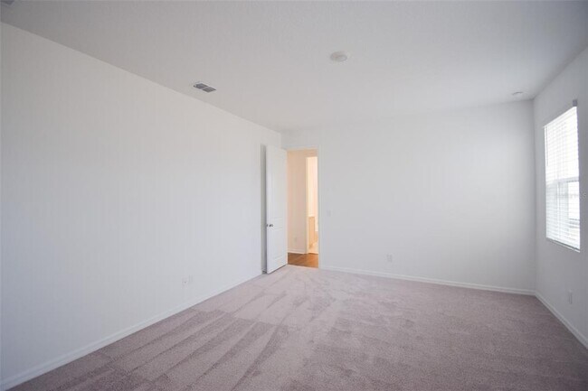 Building Photo - 2370 Lancashire St