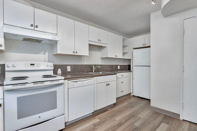 Building Photo - 1 Bed 1 Bath in Prime NW District!