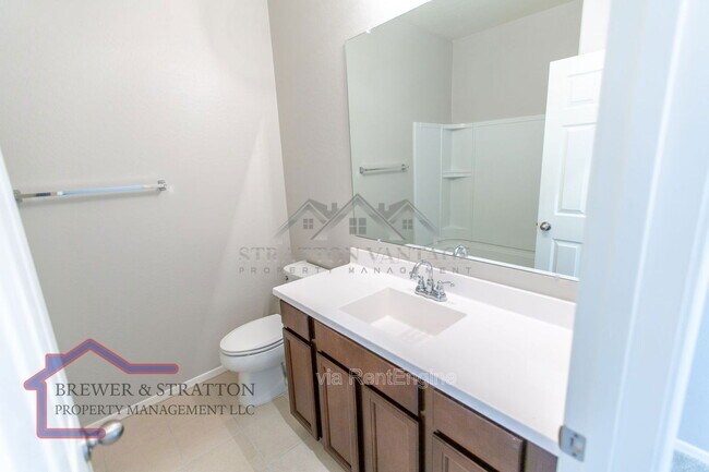 Building Photo - 495 E Rio Pl