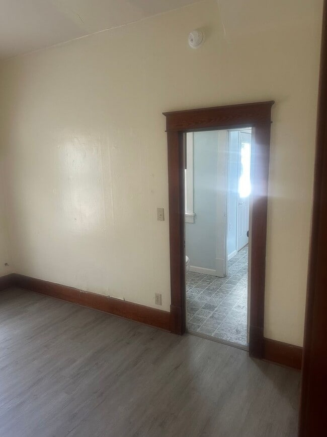 Building Photo - an0603