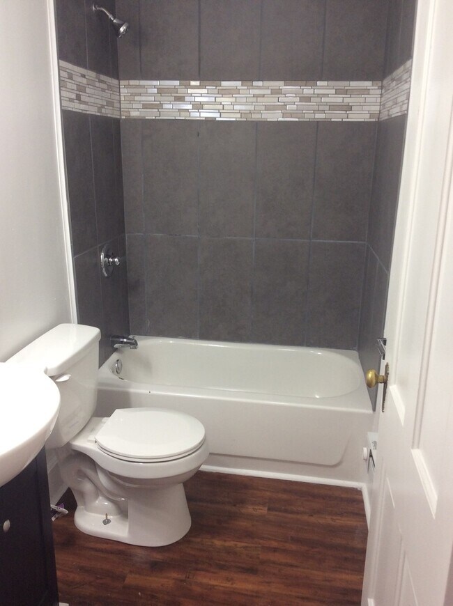 Building Photo - 2nd floor Apartment Steps From Central Market and Downtown Amenities!