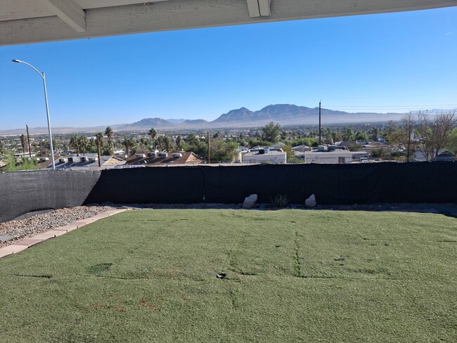 Building Photo - 415 N 13th St