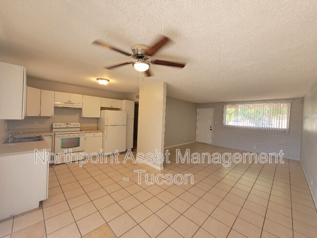 Building Photo - 210 S Alandale Pl