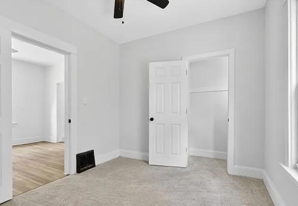 Building Photo - 9418 Parkview Ave