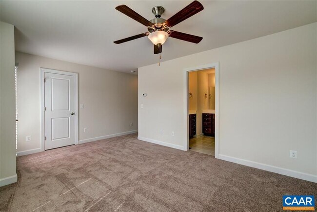 Building Photo - 2402 Winthrop Dr