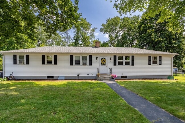 Building Photo - 15 Genetti St