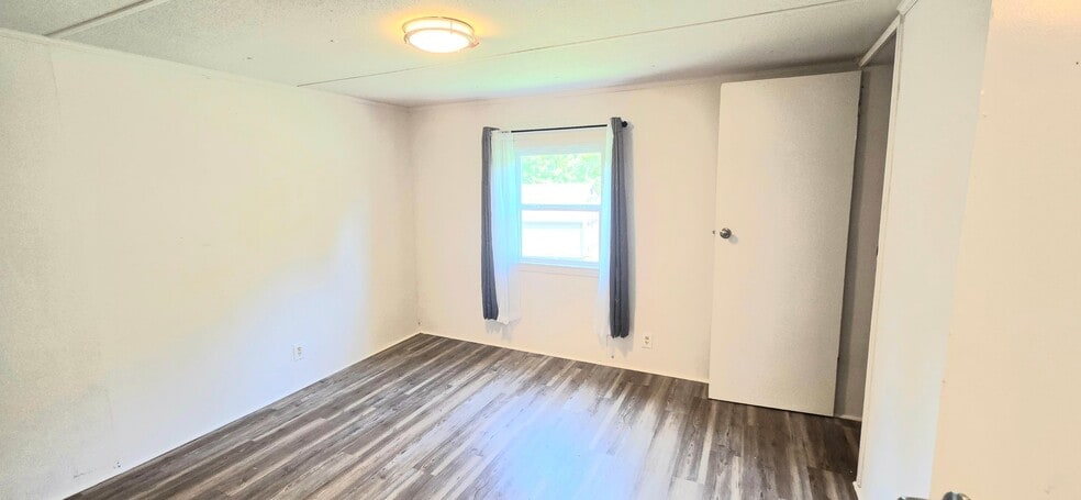 Building Photo - 513 Horseshoe Lake Rd