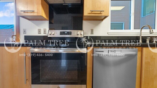 Building Photo - 3582 Governor Dr