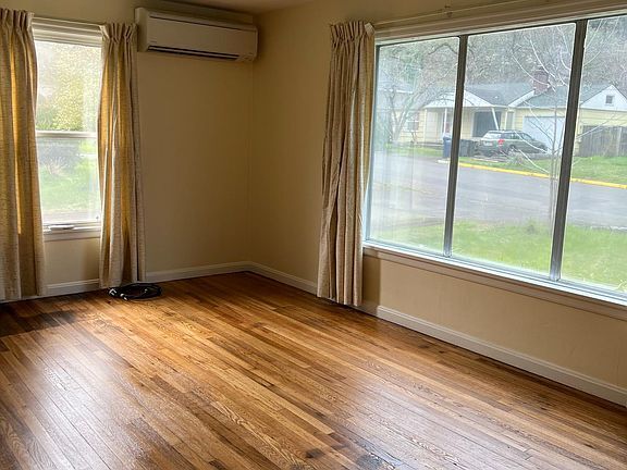 Building Photo - 2921 Lincoln St