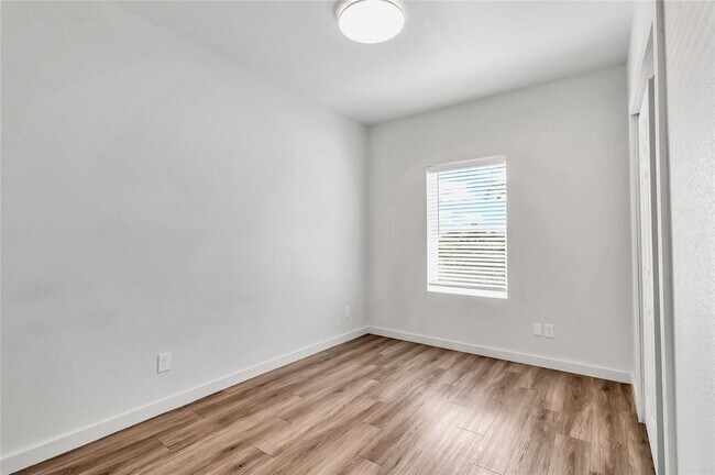 Building Photo - 1310 FM 487