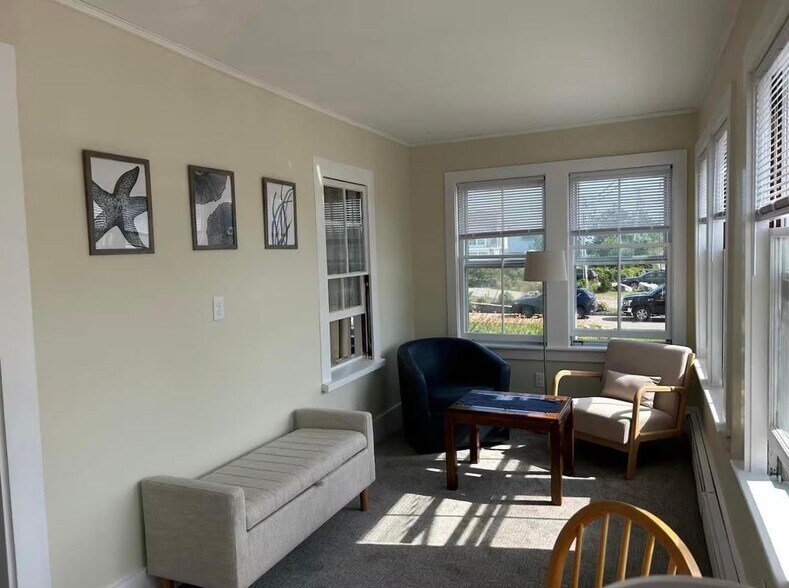 Building Photo - 1300 Ocean 3