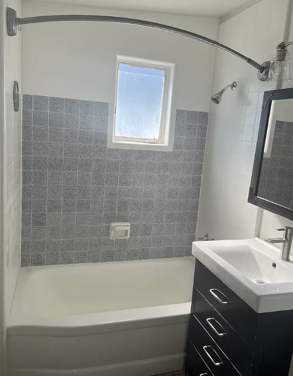 Building Photo - 3250 E Water St