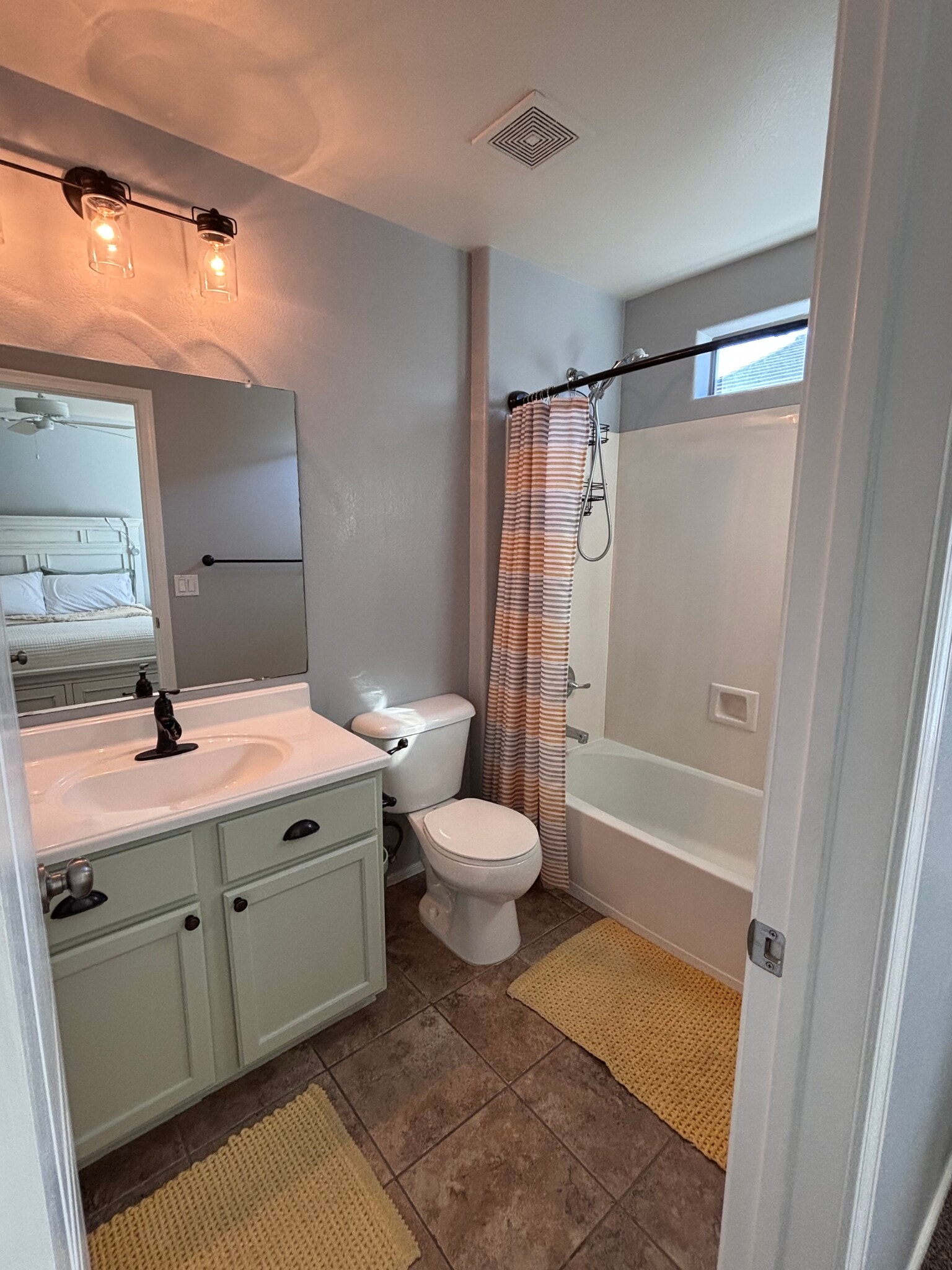 Building Photo - 1350 S Greenfield Rd