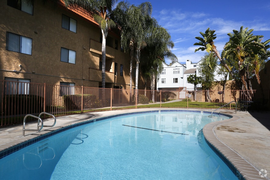 Canyon Crest Hills 1005 Via Zapata Riverside CA 92507 Apartment Finder