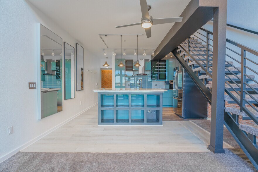 Building Photo - 7240 W Custer Ave