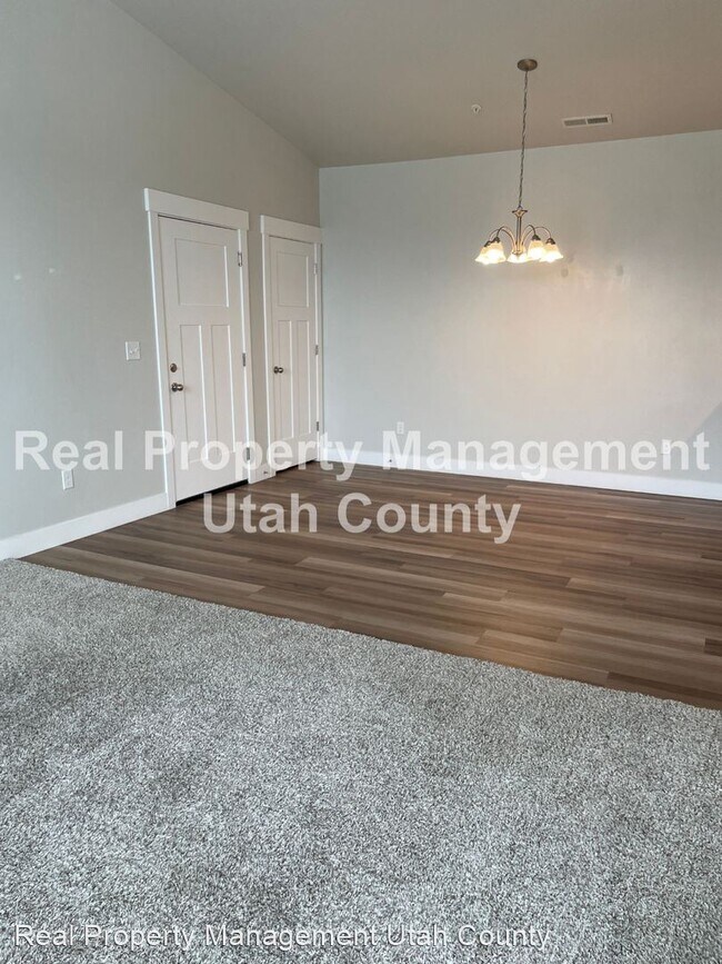 Building Photo - 3 br, 2 bath House - 3694 W 1800 N #V303
