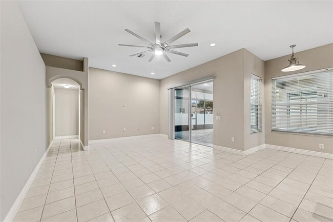 Building Photo - 25946 Buckthorn Ave