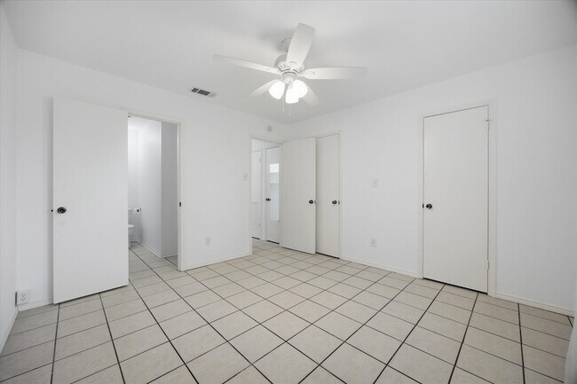 Building Photo - 2311 Jamie Dr